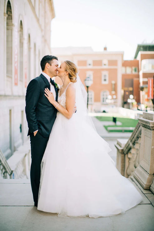 Luolandi A Line Tulle Spaghetti Straps Wedding Dresses Sleeveless Wedding Dress Beautiful